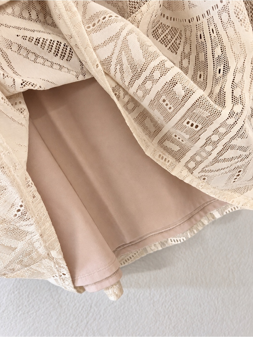 BCBGMAXAZRIA Natyly Cream Lace Long Sleeve Swing Dress L - Picture 5 of 7